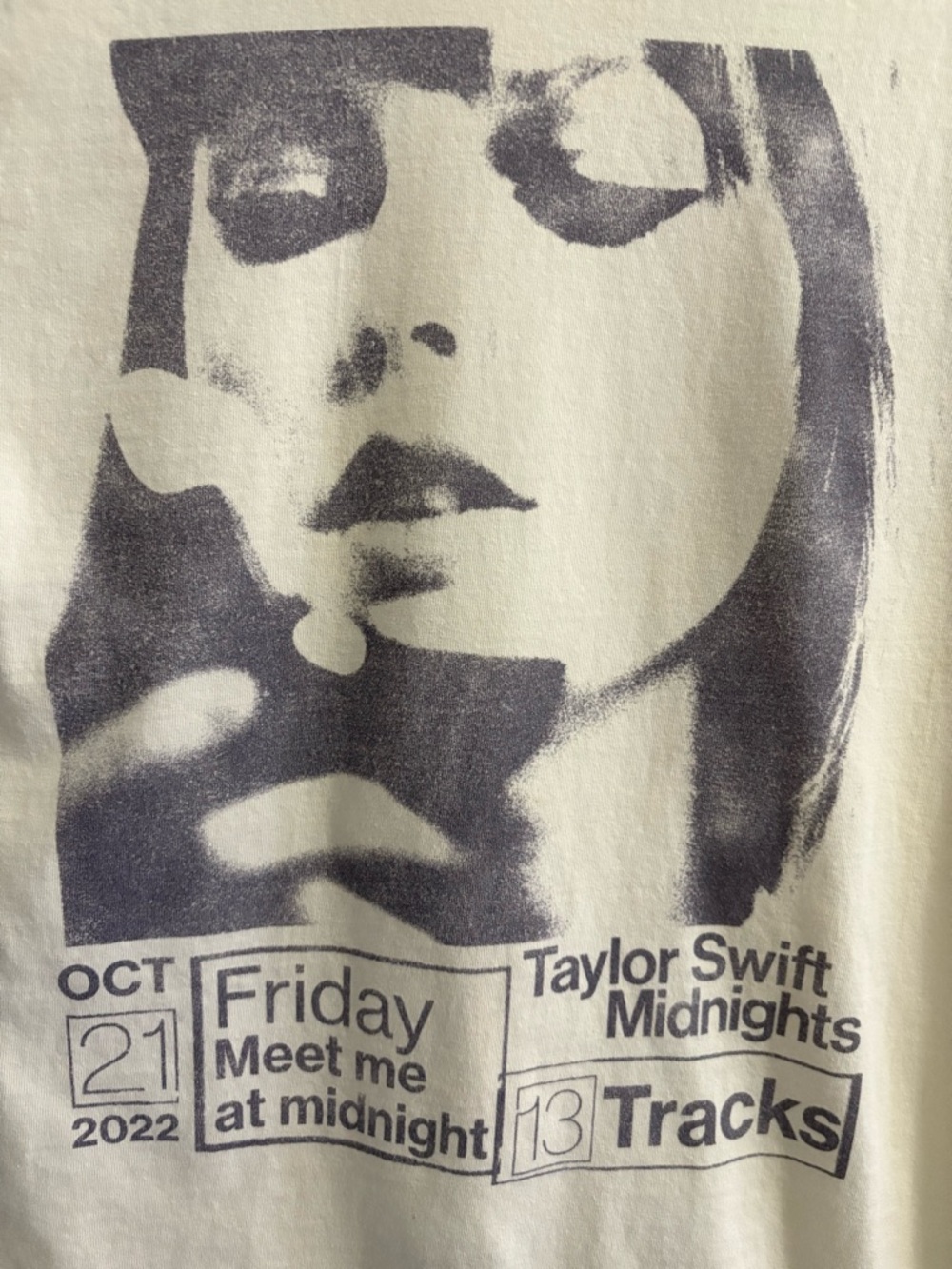Taylor Swift Cream Tee with Black Graphic Portrait